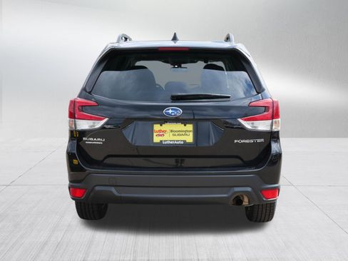 Used 2023 Subaru Forester Premium AWD/4WD image 6