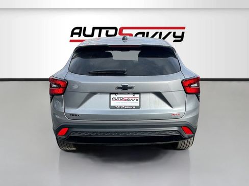 Used 2024 Chevrolet Trax RS FWD image 6