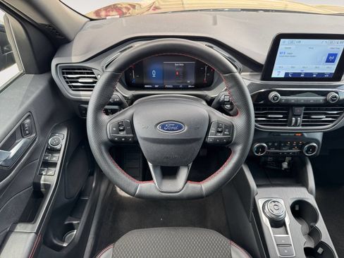Certified 2025 Ford Escape ST-Line Select AWD/4WD image 12