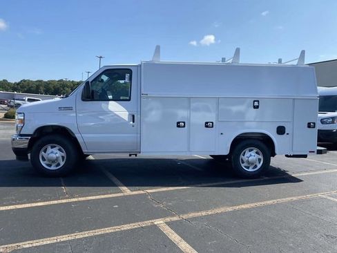 New 2026 Ford E-350 and Econoline 350 Super Duty w/ Power Equipment Group RWD image 6
