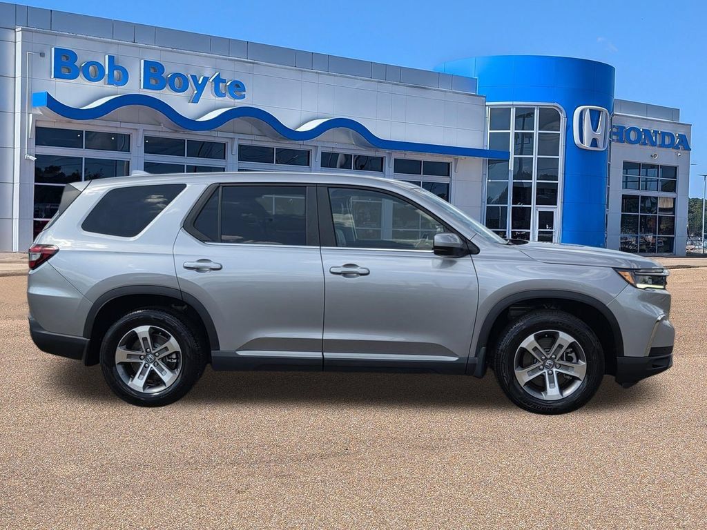 Used 2025 Honda Pilot EX-L image 3