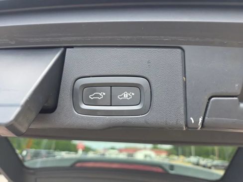 Used 2018 Volvo XC60 T5 Momentum w/ Vision Package AWD/4WD image 51