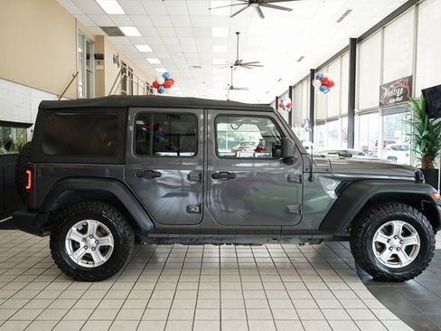 Used 2019 Jeep Wrangler Unlimited Sport S image 17