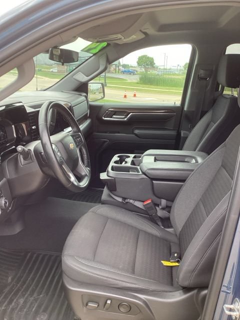 Used 2024 Chevrolet Silverado 1500 LT AWD/4WD image 9
