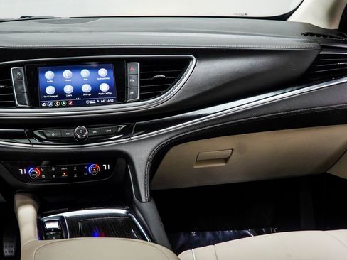 Used 2023 Buick Enclave Avenir image 16