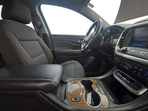 Used 2020 GMC Acadia SLE w/ Driver Convenience Package FWD image 16