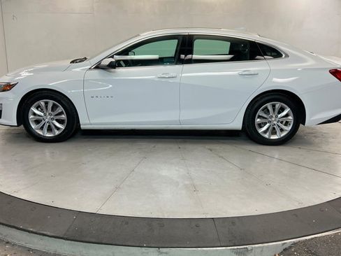 Used 2024 Chevrolet Malibu LT FWD image 2