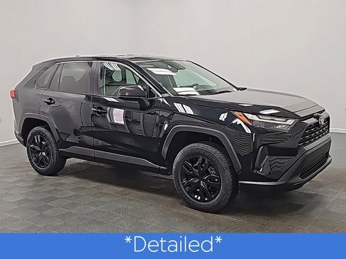 Used 2023 Toyota RAV4 LE image 3