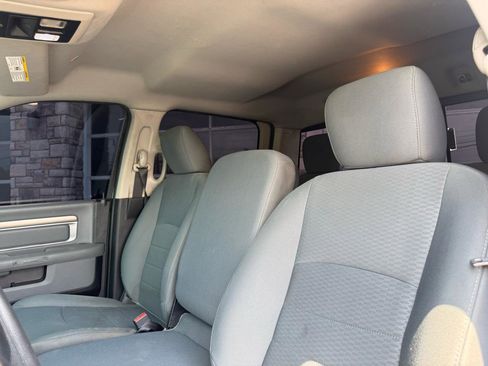 Used 2019 RAM 1500 Classic SLT AWD/4WD image 12