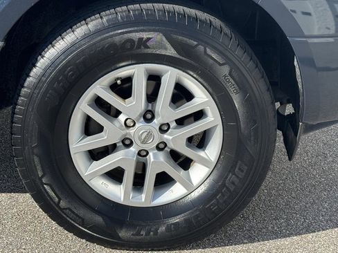Used 2019 Nissan Frontier SV image 5