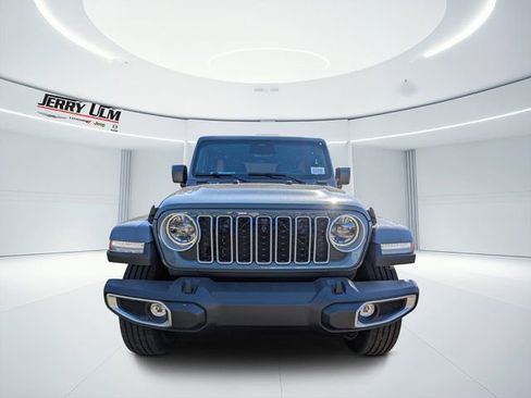 New 2026 Jeep Wrangler Unlimited Sahara w/ Technology Group AWD/4WD image 7