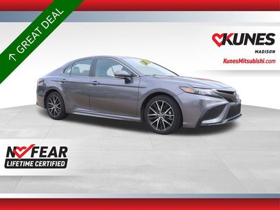 Used 2023 Toyota Camry SE