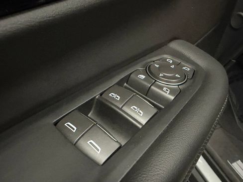 Used 2025 Chevrolet Tahoe Premier AWD/4WD image 21