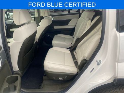 Used 2025 Hyundai Santa Fe Calligraphy AWD/4WD image 19