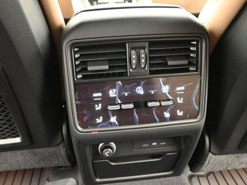 New 2025 Porsche Cayenne image 23