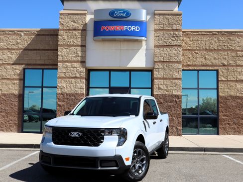 New 2026 Ford Maverick XLT w/ XLT Luxury Package FWD image 2