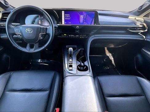 Used 2023 Toyota Crown Platinum w/ Carpet Mat Package (TMS) AWD/4WD image 15