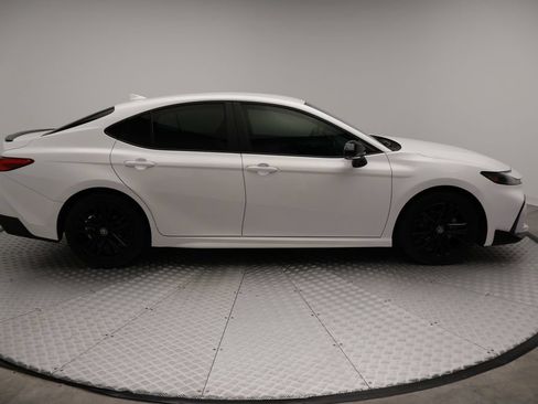 Used 2026 Toyota Camry SE w/ Convenience Package FWD image 7