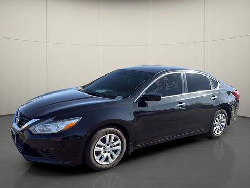 Used 2018 Nissan Altima 2.5 S w/ S Convenience Package FWD image 3