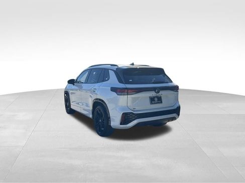 New 2026 Volkswagen Tiguan SE R-Line image 3