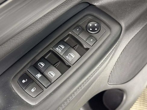Used 2021 Jeep Grand Cherokee Laredo X AWD/4WD image 18