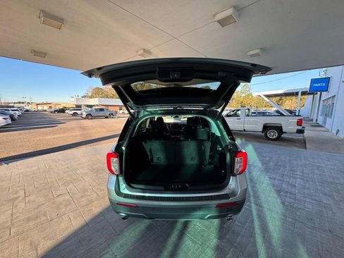 Used 2023 Ford Explorer XLT w/ Equipment Group 202A image 8