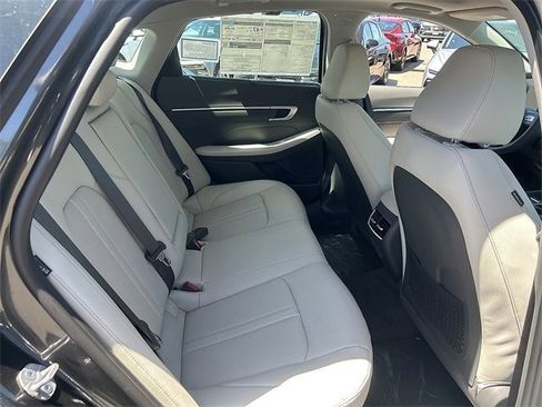 New 2025 Hyundai Sonata Limited image 16