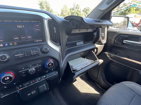 Used 2020 Chevrolet Silverado 1500 LT w/ Convenience Package image 23