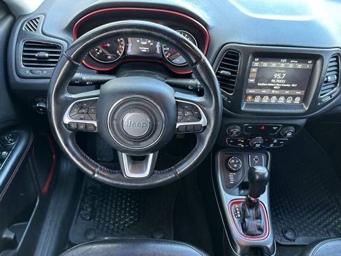 Used 2018 Jeep Compass Trailhawk w/ Cold Weather Group AWD/4WD image 14