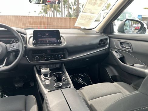 Used 2024 Nissan Rogue S AWD/4WD image 44