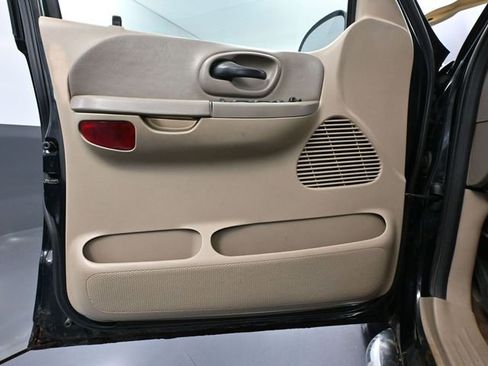 Used 2003 Ford F150 XLT image 18