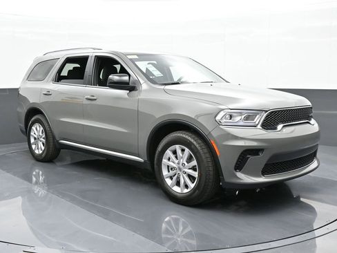 Used 2024 Dodge Durango SXT w/ 3rd Row Seating Group image 8