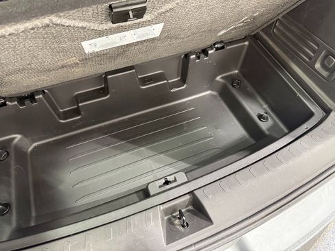 Used 2023 Chevrolet Traverse Premier image 51