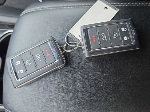 Used 2025 Jeep Grand Cherokee L Altitude AWD/4WD image 24