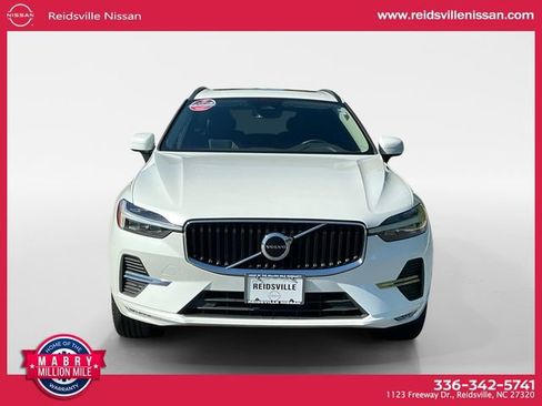 Used 2022 Volvo XC60 B5 Momentum AWD/4WD image 9