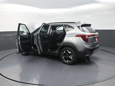 Used 2025 Kia Seltos EX w/ EX Sunroof Package FWD image 42