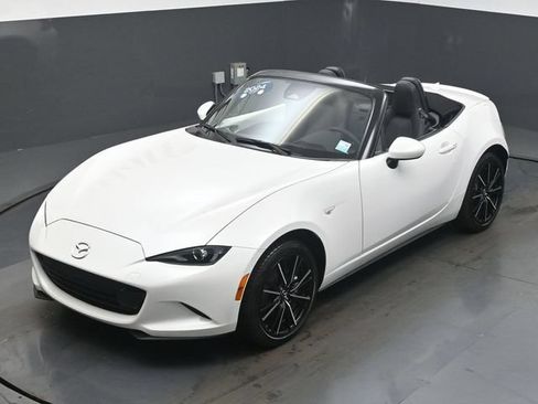 Used 2024 MAZDA MX-5 Miata Grand Touring w/ Weather Package RWD image 44