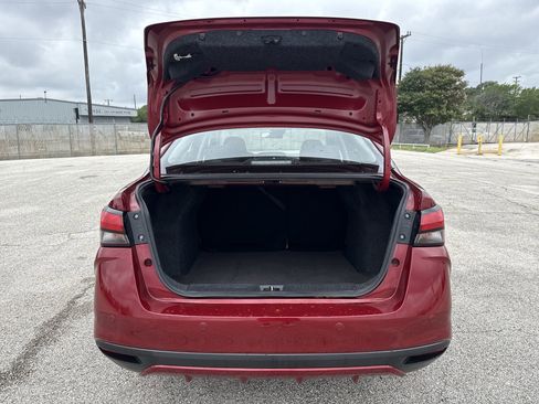 Used 2025 Nissan Versa SV FWD image 20