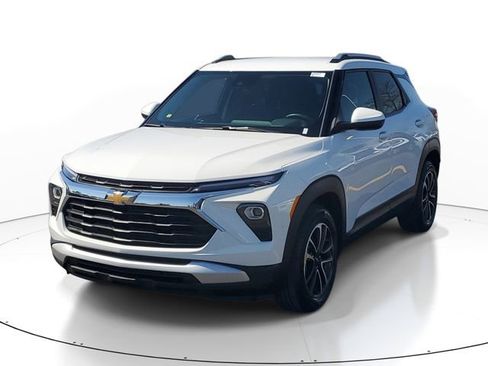Certified 2024 Chevrolet TrailBlazer LT w/ Convenience Package FWD image 2