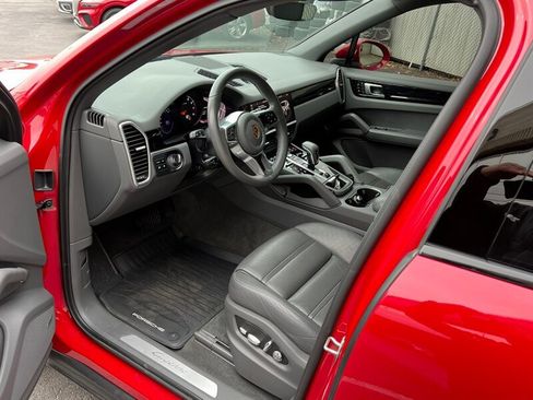 Used 2021 Porsche Cayenne image 16