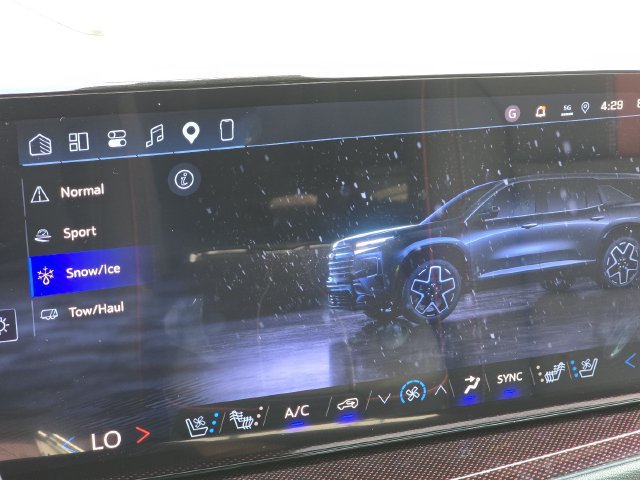 New 2027 Chevrolet Traverse RS FWD image 8