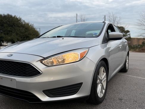 Used 2018 Ford Focus SE image 6