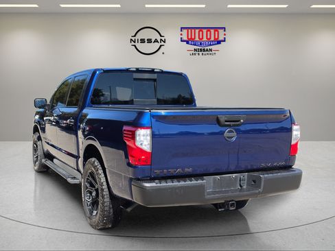 Used 2019 Nissan Titan SV AWD/4WD image 4