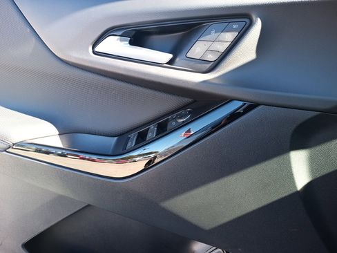 Used 2025 Chevrolet Equinox RS w/ Safety and Technology Package image 23