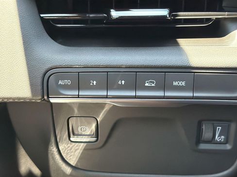 Certified 2023 Cadillac Escalade ESV Premium Luxury AWD/4WD image 20
