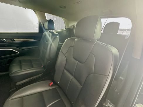 Used 2022 Kia Telluride EX w/ EX Premium Package AWD/4WD image 25