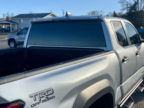 Used 2024 Toyota Tacoma TRD Off-Road image 11