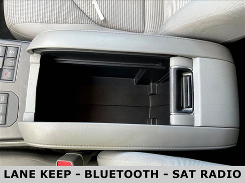 Used 2023 Toyota Highlander L AWD/4WD image 37