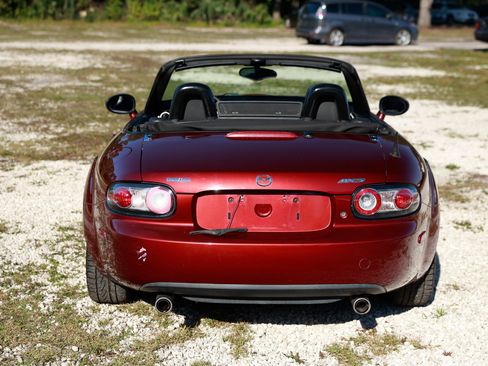 Used 2006 MAZDA MX-5 Miata Sport image 9