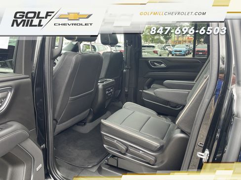 Used 2024 Chevrolet Suburban Premier AWD/4WD image 11